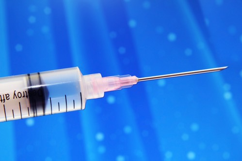 syringe_zy8HaPDd.jpg